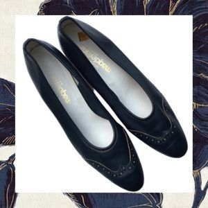 Vintage 80s Magdesians Navy Blue Leather Wingtip Pumps Heels 11 Low Block